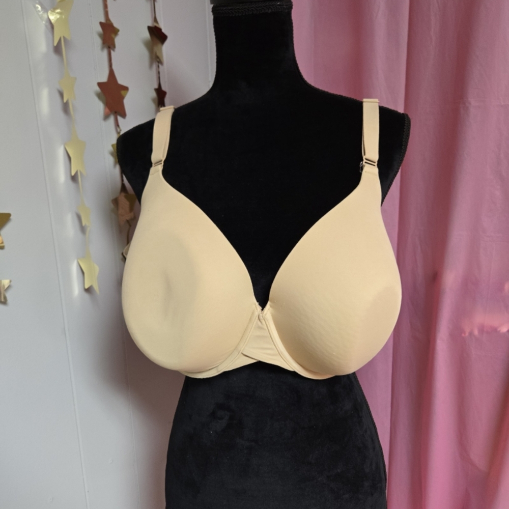 Like new Cacique 48C nude Underwire bra